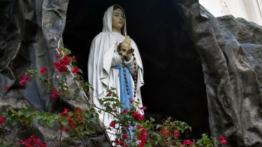 Virgen de Lourdes.-