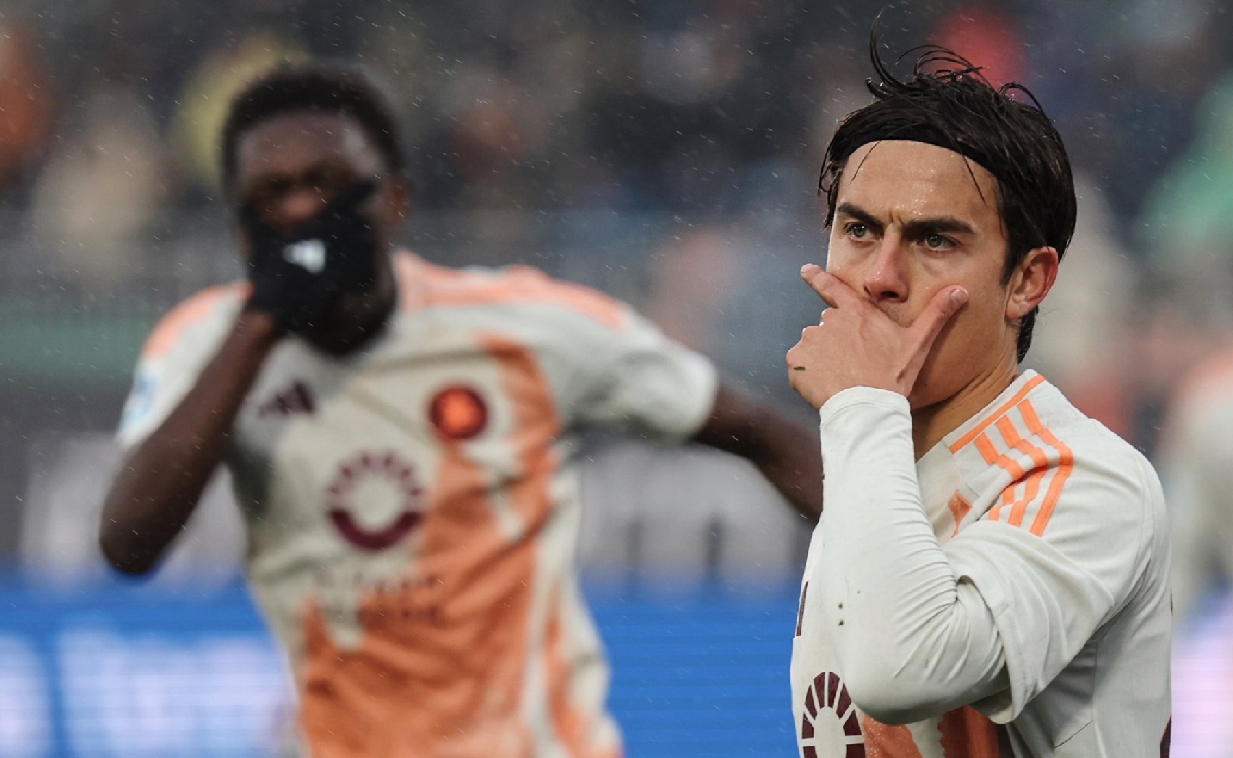 Paulo Dybala le dio el triunfo a Roma en la Serie A. 