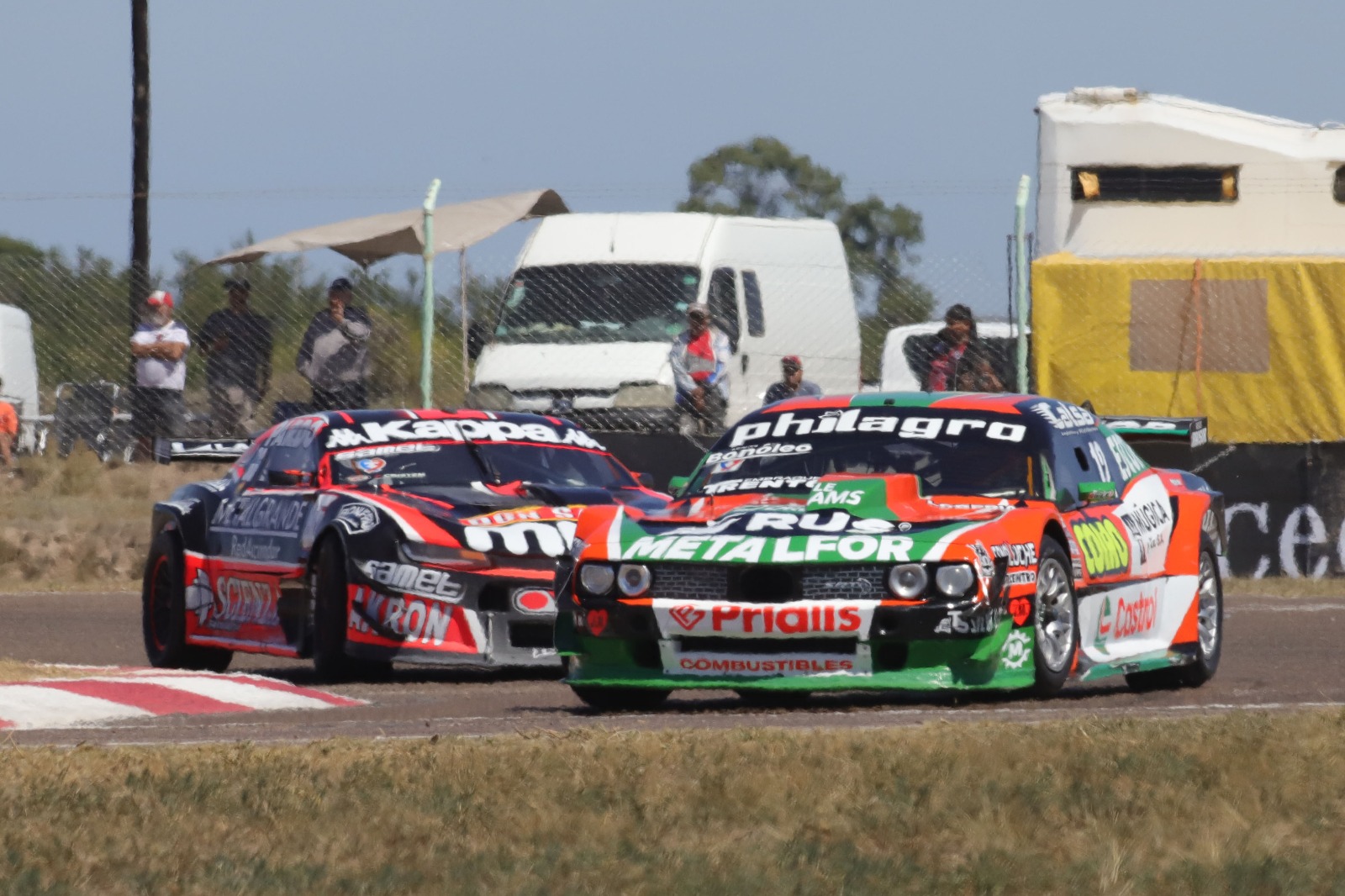 Castellano festejó en la primera fecha del TC en Viedma. (Foto: Marcelo Ochoa)