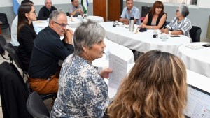 Paritarias en Río Negro: el Gobierno concretó una oferta, hubo correcciones y finalmente hay una propuesta oficial