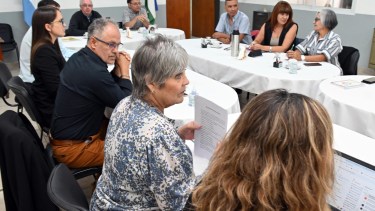 La paritaria de Educación fue encabezada por la ministra Patricia Campos. Foto: Marcelo Ochoa