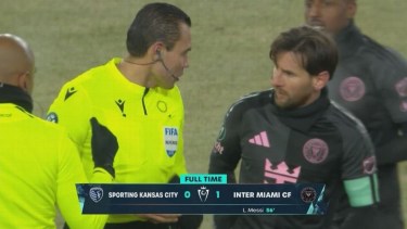 El mexicano Marco Antonio Ortiz Nava podría ser sancionado por pedirle un autógrafo a Messi.