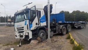 Choque en Ruta 151 entre un camión y una moto: la maniobra que evitó una tragedia en Cipolletti