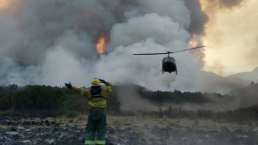 Incendios en la Patagonia: fuego en el cerro Meta en Bariloche y la lluvia más oportuna