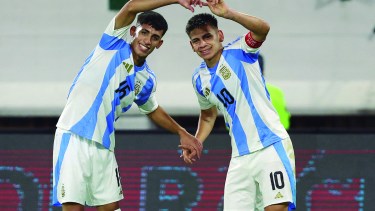 La Selección Argentina Sub 20 tuvo que sufrir para vencer  a Uruguay y está mas cerca del Mundial. (@Argentina en X). (Photo by Edison GAMEZ / AFP)