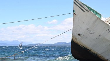 El barco quedó amarrado a la orilla. Foto: Alfredo Leiva. 