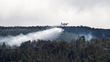 Llegan a Neuquén los aviones alquilados para combatir incendios: uno de los contratos quedó desierto