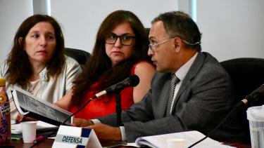 Con Nicolini ausente sin aviso, fiscalía y defensa polemizaron por la crisis en comisarías de Neuquén