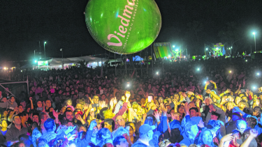 Fiesta del Río 2025 en Viedma, día 1: Las Pelotas y mucha cumbia en la capital de Río Negro