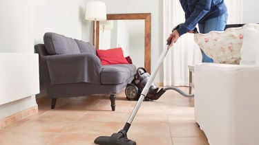 Marzo 2025: cuánto cobran las empleadas domésticas por mes, tras el aumento