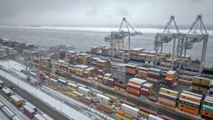 Estados Unidos pausa los aranceles a México por un mes tras charla de Donald Trump con Claudia Sheinbaum