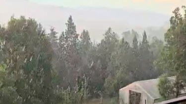 Video | ¡El alivio más esperado en El Bolsón!: volvió la lluvia en medio de la lucha contra los incendios