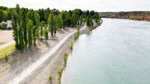 De camping en ciudad de Neuquén: armar la carpa seguros, en el Paseo Costero