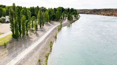 De camping en ciudad de Neuquén: armar la carpa seguros, en el Paseo Costero