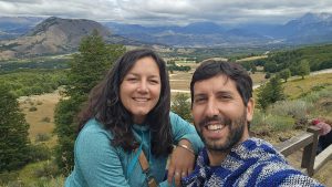 De Cipolletti a Alaska en una Kangoo: la pareja de contadores que dejó todo para lograr la meta