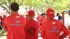 Guardavidas de Neuquén y Cipolletti se preparan para el verano 2026, cómo son las reválidas
