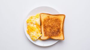 Un estudio reveló cuál es el mejor reemplazo del pan para el desayuno