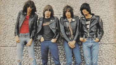 Sucios, desprolijos... Ramones. Joey, Johnny, Marky y Dee Dee.