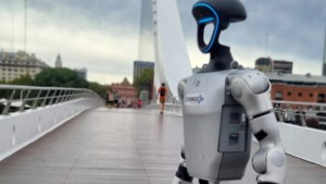 ¿Son parte del futuro? Los robots que se mostraron caminando por la zona de Puerto Madero