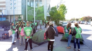 Levantaron el acampe de ATE en Roca: anticiparon más protestas contra el Gobierno y el cierre de PAMI