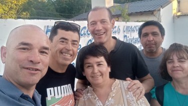 Claudio Machado, titular de la seccional Centenario, junto a Omar Gutiérrez el año pasado. Foto: gentileza.