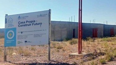 n barrio de Sierra Colorada quedó paralizado en el 2023 por la falta de envíos nacionales. Foto Gentileza