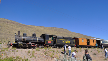 El legendario y atractivo tren a vapor, que tiene capacidad para trasladar a 120 personas.