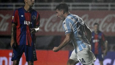Facundo Mura puso el empate parcial para Racing ante San Lorezo en el Nuevo Gasómetro.