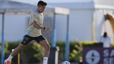 Giuliano Simeone sería titular contra Uruguay. (Foto: Fotobaires)