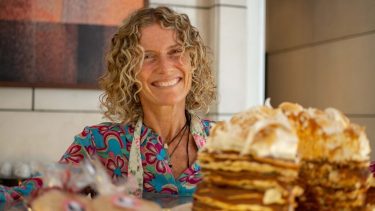 Maru Botana se propuso hacer el rogel más grande del mundo y lo repartirá en el Obelisco