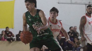 Torres y Montoya fueron los goleadores de la noche. La victoria quedó en El Nido y Bigua sigue encendido. (Oscar Livera)