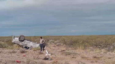 Video | Accidente en Ruta 51 en Vaca Muerta: robaron una camioneta de EPEN y volcaron