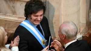 Javier Milei negó que el acuerdo con el FMI suba la deuda y habló de Cristina Kirchner: «Presa»