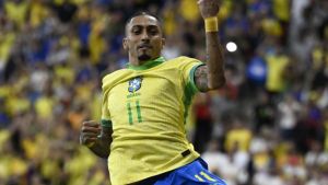 Raphinha calienta el clásico Argentina-Brasil: “Vamos a darle una paliza”