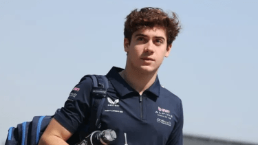 El piloto de Alpine se quedará en una de las sedes de la escudería para ensayar en el simulador. Salvo que acelere Racing Bull....