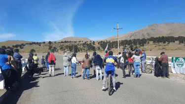 Municipales endurecen el reclamo en Caviahue. (Gentileza).