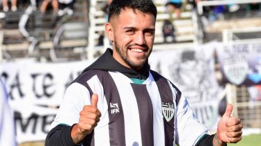 Maximiliano Amarfil seguirá en primera y jugará la Copa Libertadores en Platense