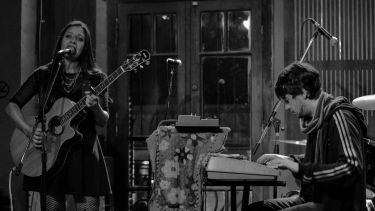 Jona Da Vinci, de Italia a incursionar en la música experimental en Lago Puelo