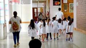 Ciclo lectivo 2025: Implementan estrategias sanitarias de salud visual, bucal y vacunación en escuelas públicas de Neuquén