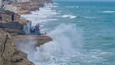 Las Grutas despide marzo con mareas extraordinarias que superarán los 9 metros
