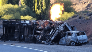Corte de la Ruta 237 en Neuquén por la fuga de gas de un camión: ¿Por qué no se puede extinguir el fuego y cuáles son los desvíos?