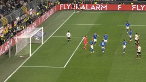 El insólito gol que le hizo a Alemania a Italia: córner rápido y siesta de la defensa