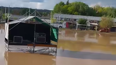 Así quedó el predio del Club Social y Deportivo Godoy, donde se iba a realizar el festejo. Foto: FM Puerto Chichinales.