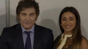 Sin control de Aduana: una empresaria relacionada a Javier Milei ingresó con valijas sospechosas y la oposición reclama información