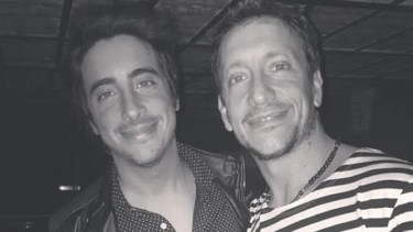 Nico Vázquez junto a su hermano Santiago.