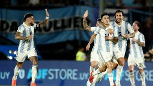 Argentina le ganó a Uruguay en Montevideo y quedó a un paso de la clasificación al Mundial 2026