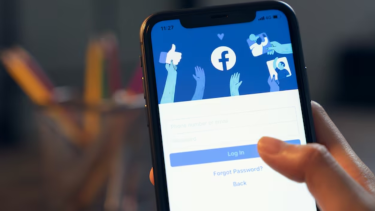 La Justicia de Fernández Oro falló a favor de una mujer que pagó por muebles en Facebook y nunca los recibió.  
