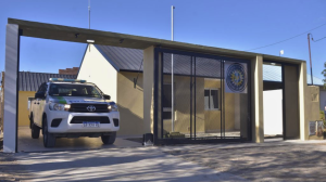 Un operativo por drogas tras un alerta al 911 en Roca terminó con plantas de marihuana incautadas