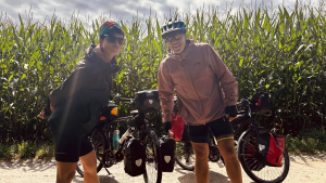 Cicloviajeros: cómo Facundo y Clémence transformaron su vida en un recorrido de más de 17.000 km
