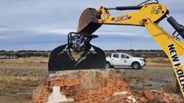 La estatua estaba ubicada sobre Ruta 3, cerca de un puesto de Gendarmería. 